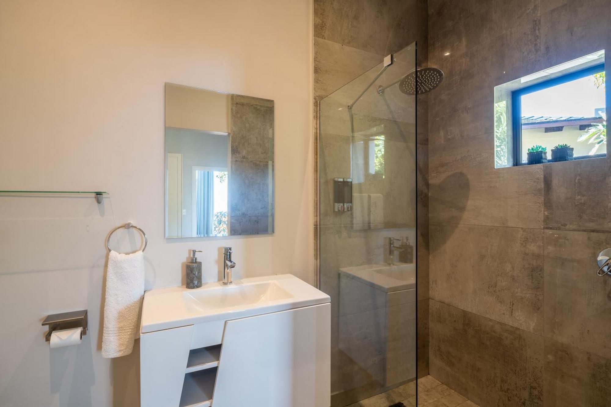 קניסנה Seashore 2 Bedroom Luxury Unit - Breakwaters Haven מראה חיצוני תמונה
